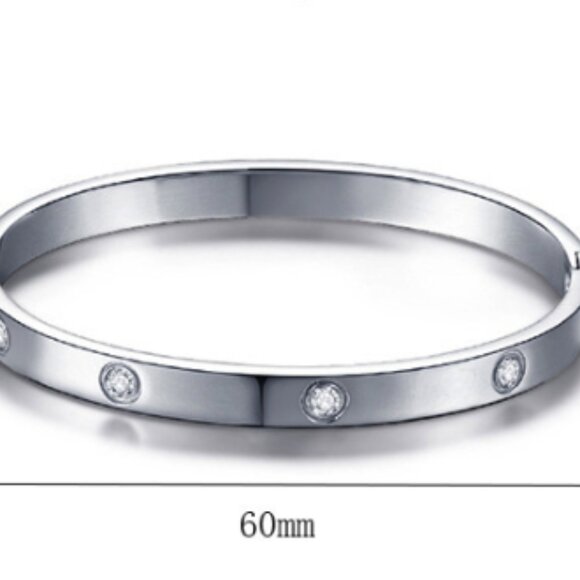 ✨ NEW Silver Tone Minimalist Rhinestone Bangle Bracelet - Picture 3 of 3